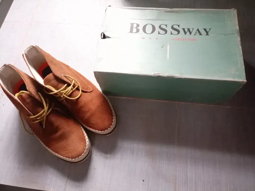 Sepatu boots kulit Bossway size 42
