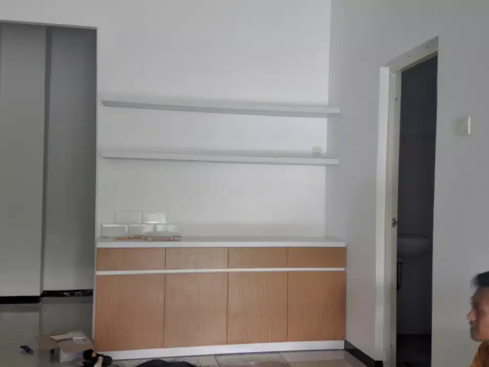 Tukang mebel panggilan interior HPL.