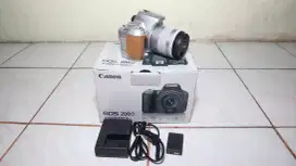 Jual cepat aja canon 200d mulus fullset