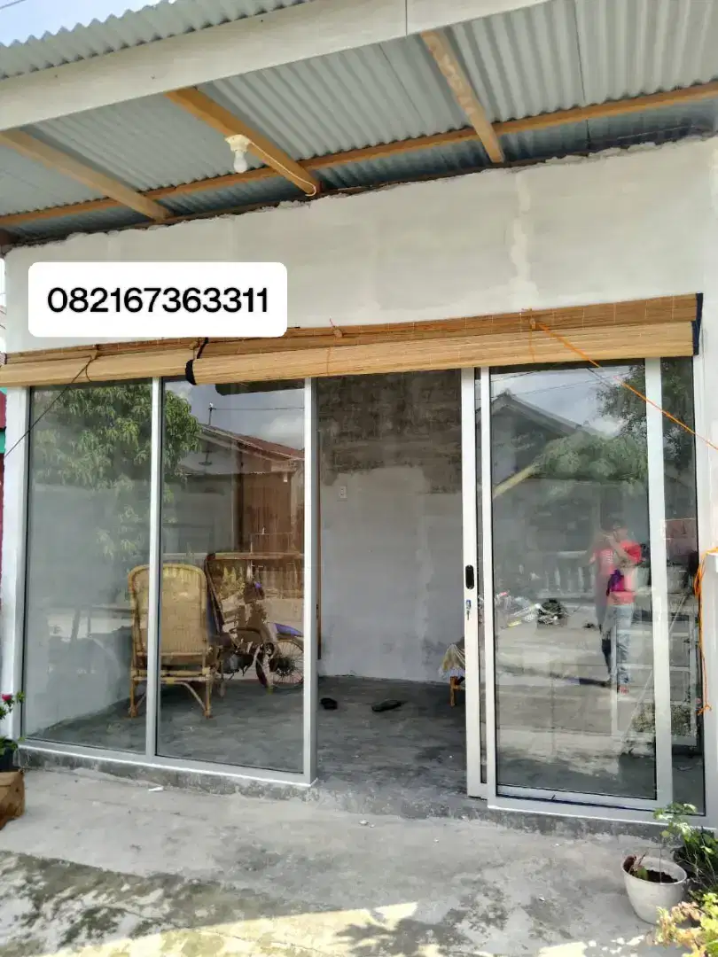 Sekat kaca alumunium+ pintu kaca /jendela aluminium