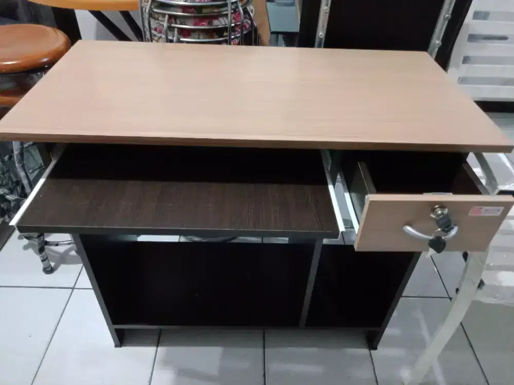 MEJA KOMPUTER UKURAN 40 X 80 CM