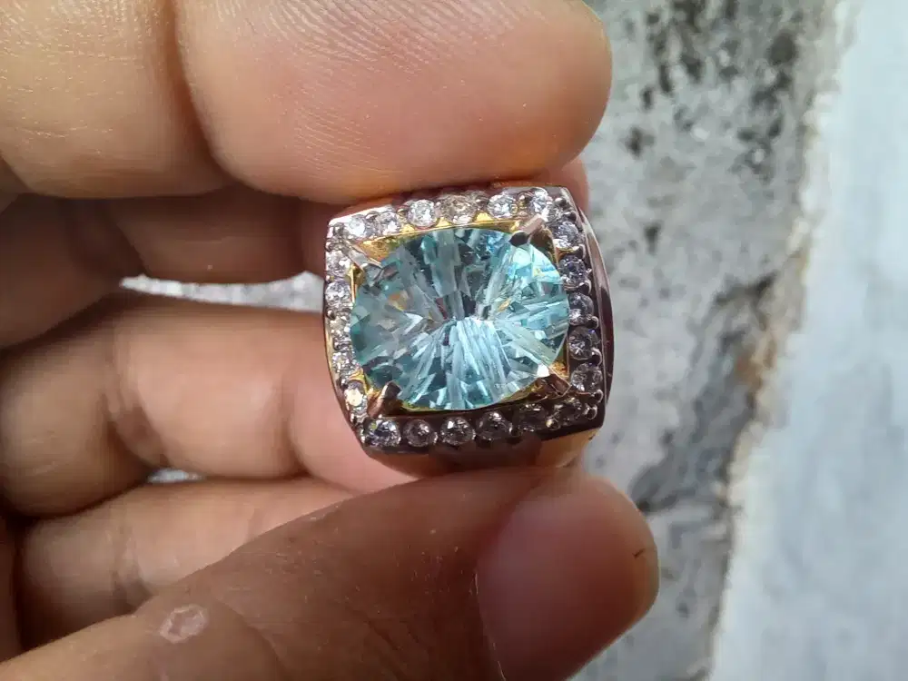 Batu Swiss Blue Topaz Perak