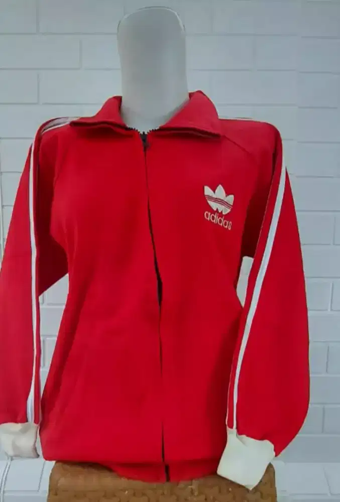 OBRAL Jaket Olahraga Adidas cuma 25k