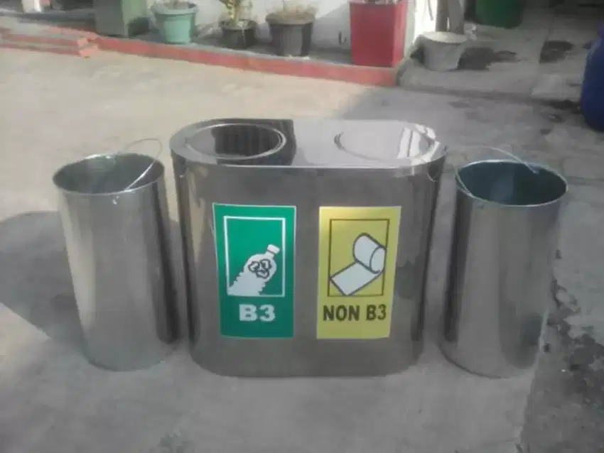 Tong sampah satinless 2 tabung