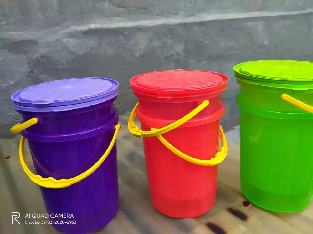 Ember berwarna 5 liter bagus tebal