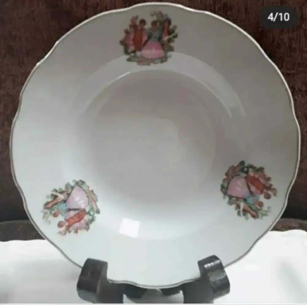 Piring antik motif dancing dutchman