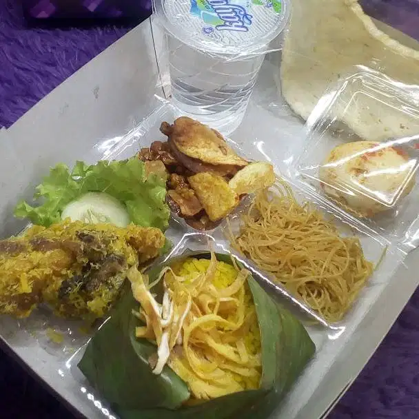 Nasi Kuning Spesial