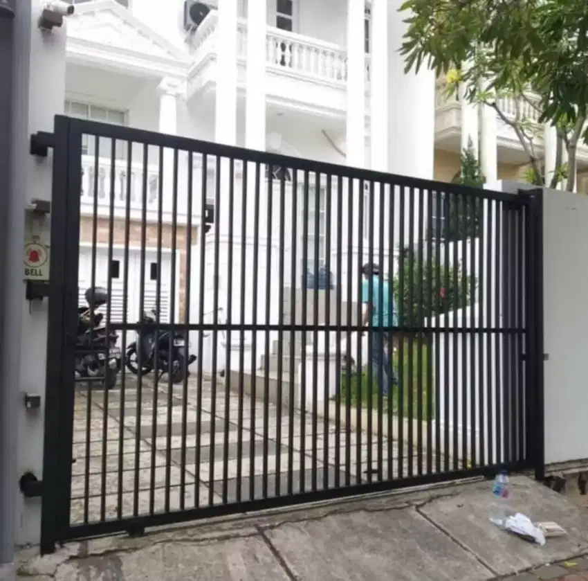 Pintu gerbang motif minimalis