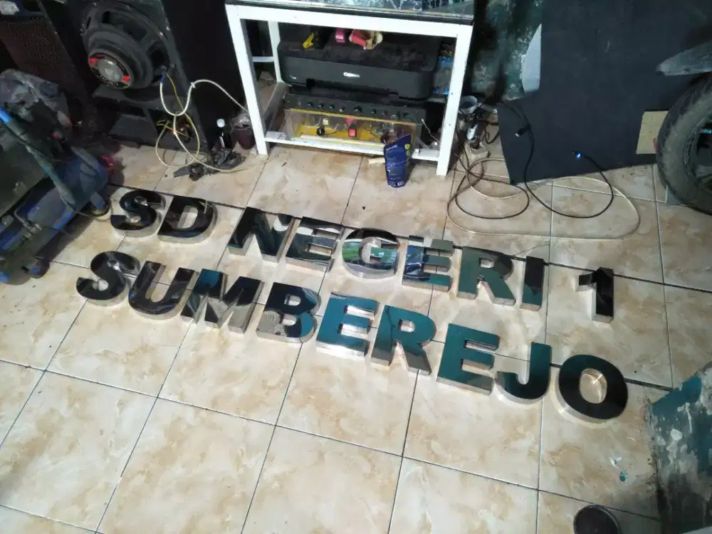 Pusat pembuatan neon box dan huruf timbul