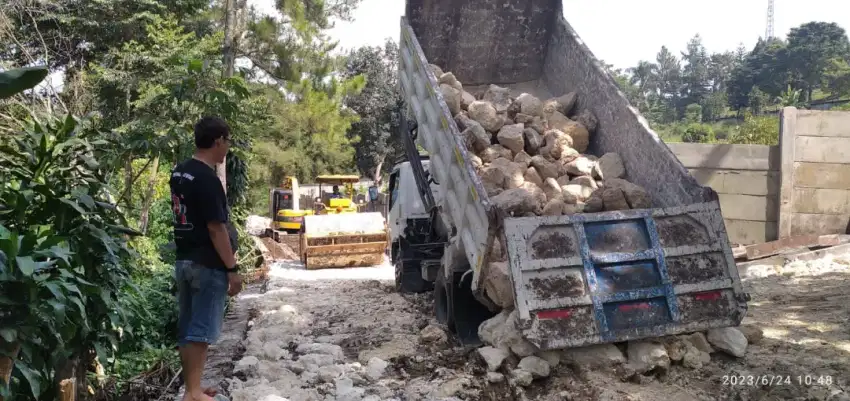 Batu belah kali sirtu sirdam split makadam abu batu pasir pasang cor