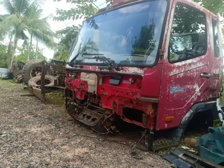 Kabin Mitsubishi Fuso Fighter FN62