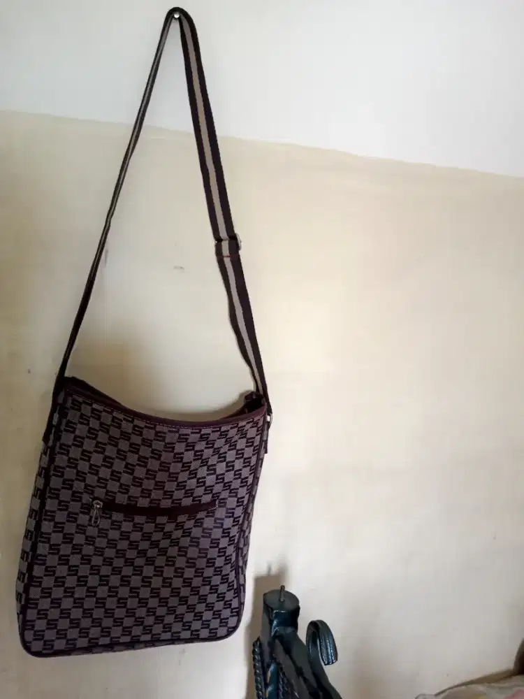 Tas Sling bag ala ala Sisley bekas