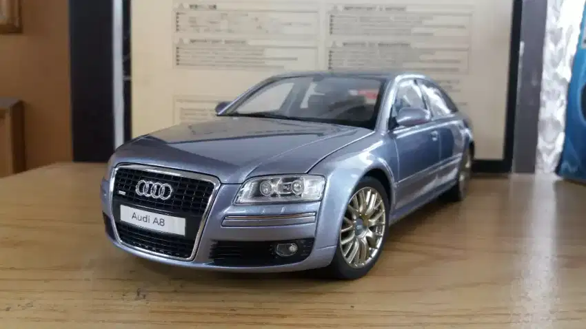 Diecast/ Miniatur Audi A8 4.2 TDI skala 1:18