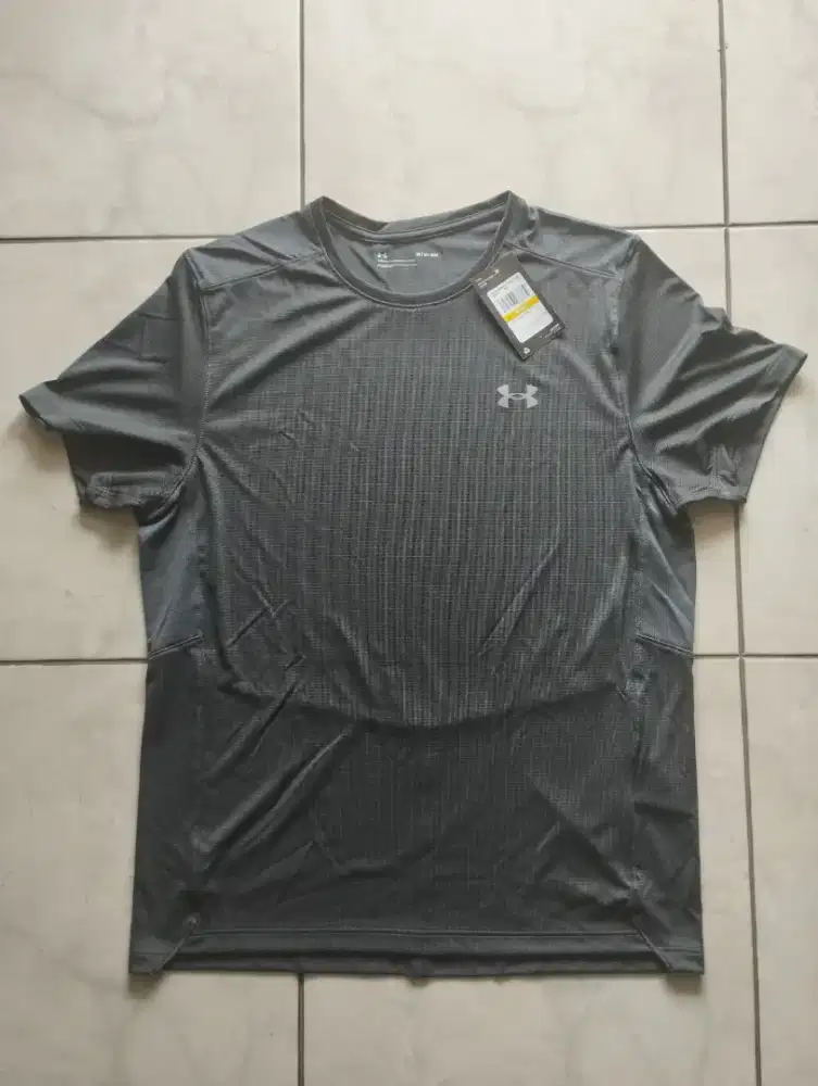 Kaos Fitness Running Under Armour ORIGINAL size M Belum Pernah Dipakai