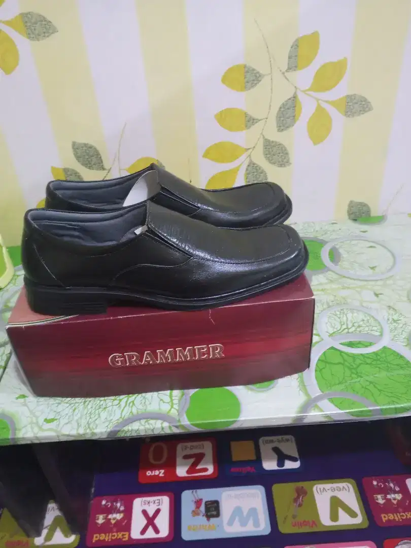Sepatu Kulit Asli
