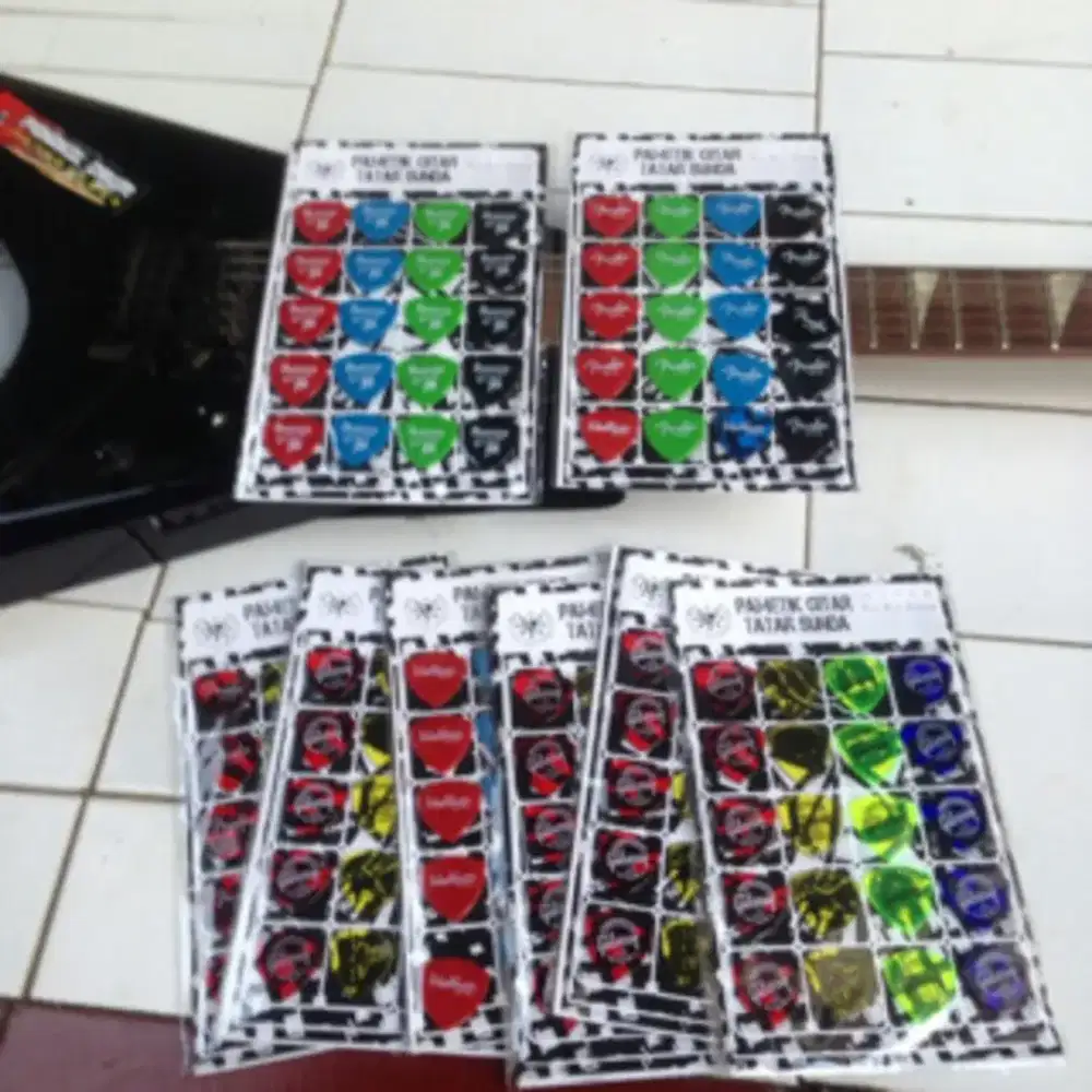 pick gitar atau bass 2mm