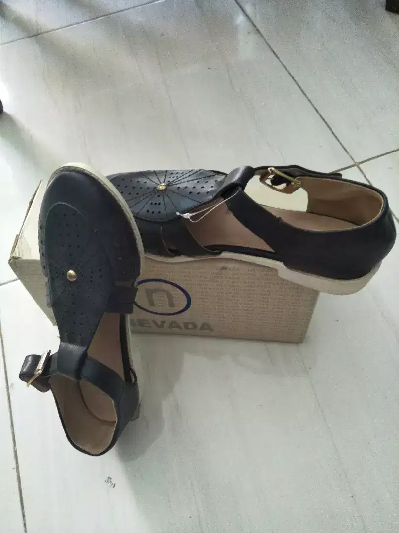 Sepatu wanita dewasa merek nevada(ori) size 38,39