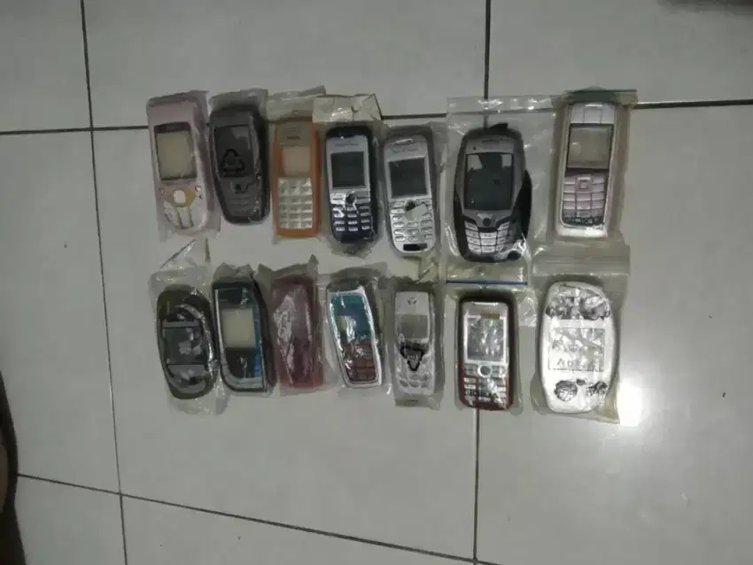 Aneka kesing hp nokia dan soner jadul