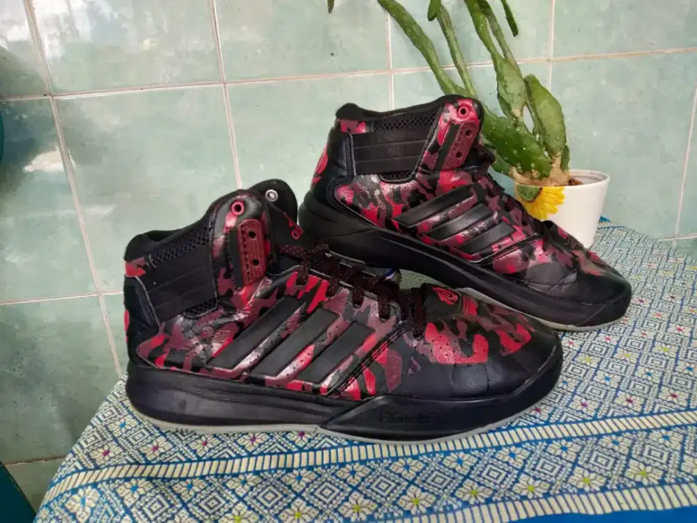 Jual sepatu Basket Adidas Drose size 41? insole 26 cm