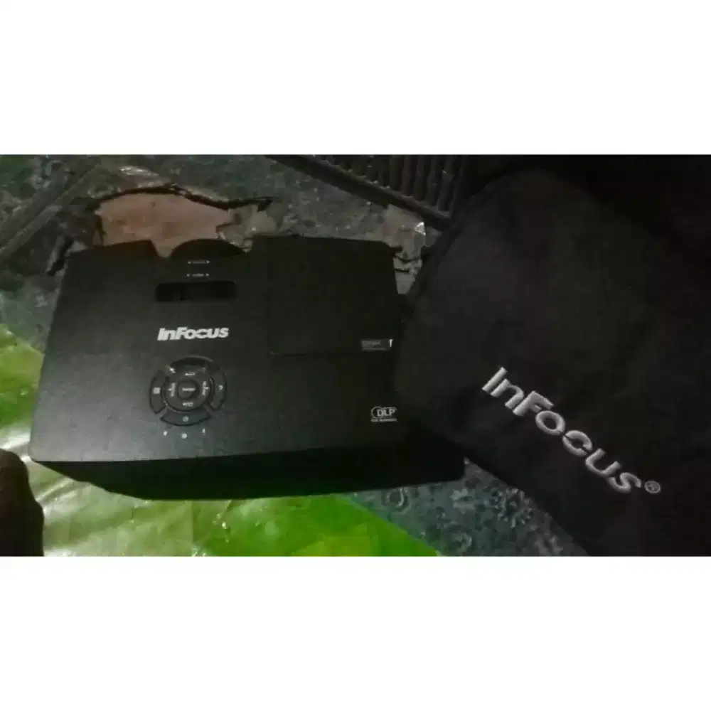 jual beli di cari Proyektor segala kondisi canon epson infocus sony LG