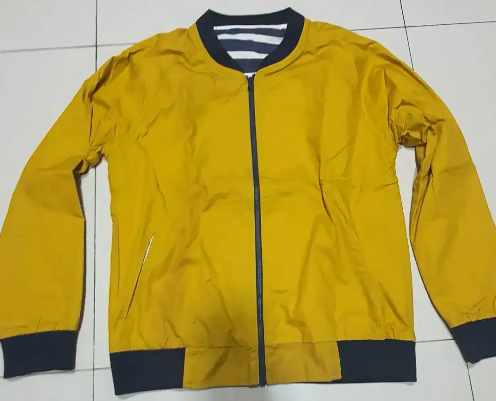 Bomber Kuning mens top