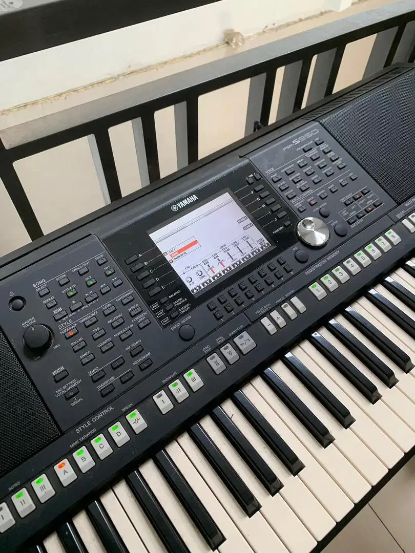 Yamaha PSR S950