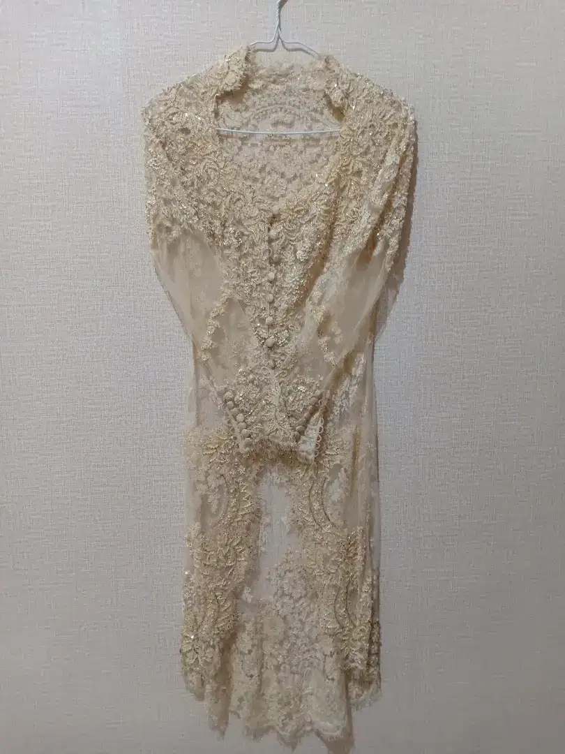 Kebaya Krem Full Payet