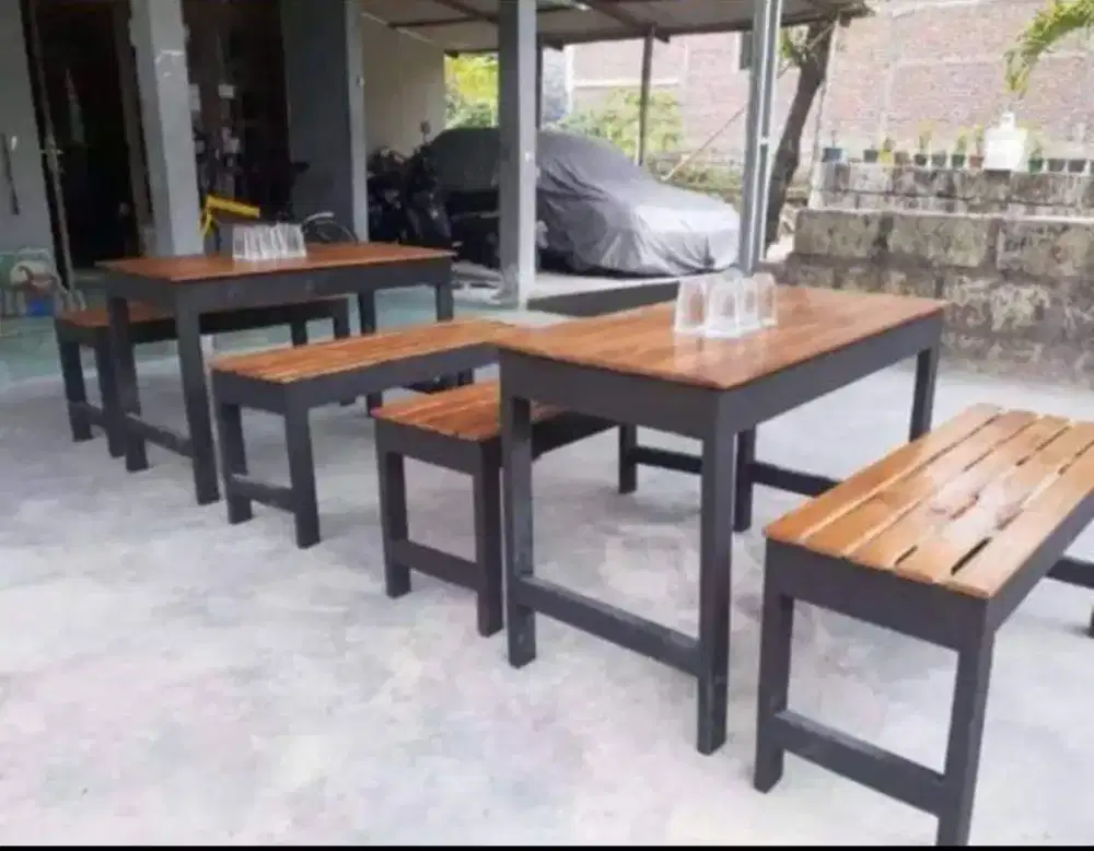 Meja Cafe atau Giras Kayu JatiBelanda
