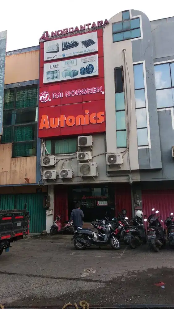 Logo perusahaan dan toko