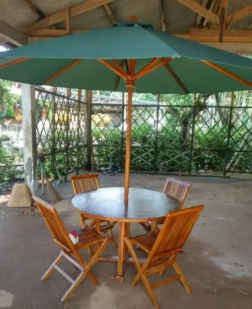 Set meja kursi payung cafe outdoor