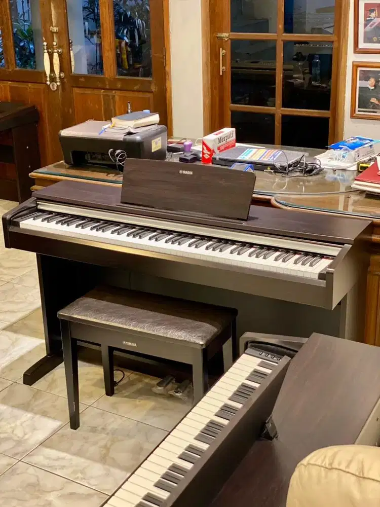 Yamaha Arius YDP-142 Clavinova Electone DGX Piano Digital