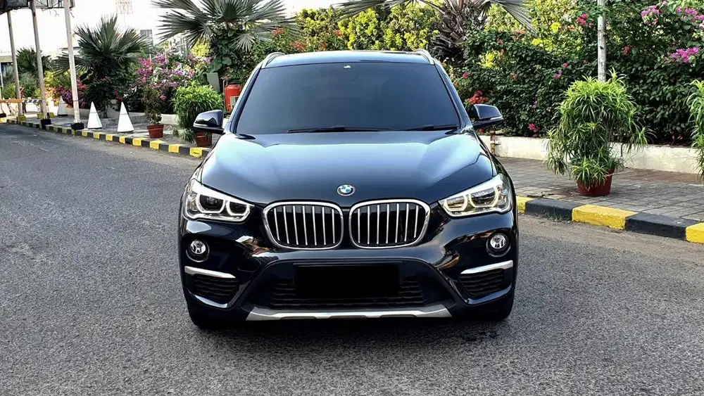 BMW X1 sDrive 1.8i (F48) Xline AT 2018 Black On Black - Mobil Bekas ...