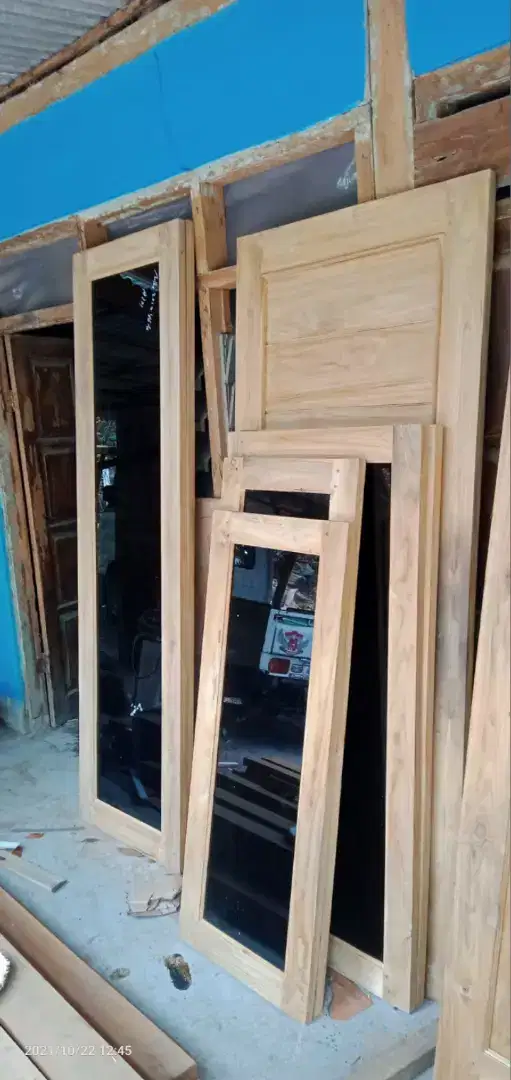 Jendela kaca kusen jendela