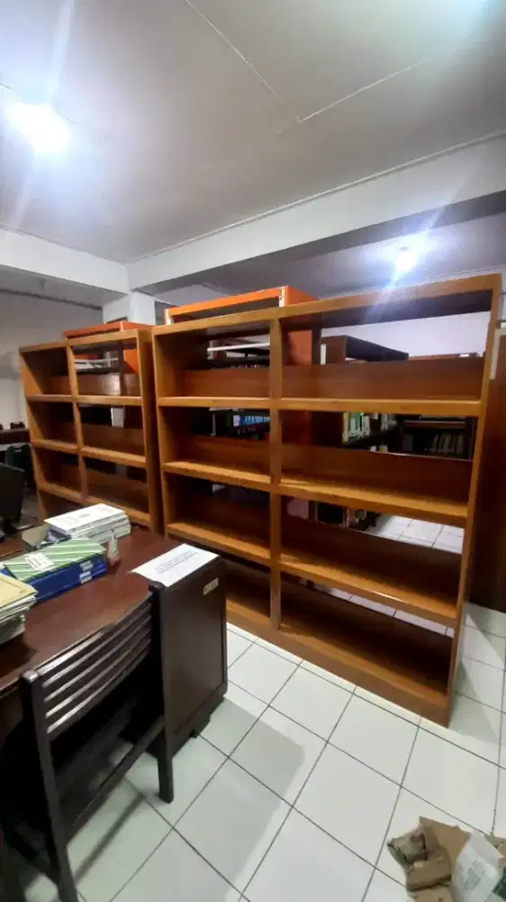 Rak perpustakaan 2 muka