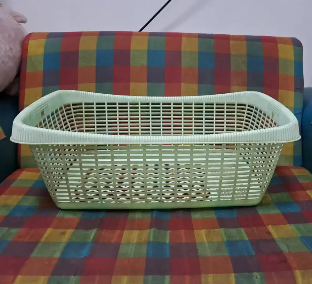 Keranjang Pakaian Plastik