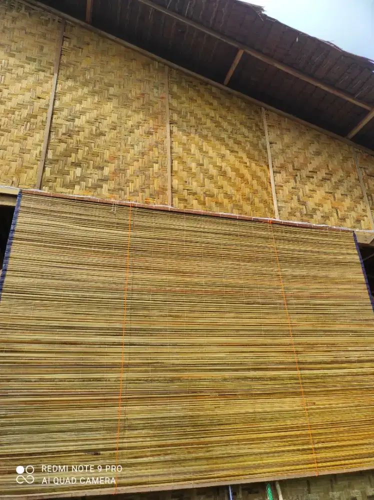 Tirai pelindung panas dan hujan