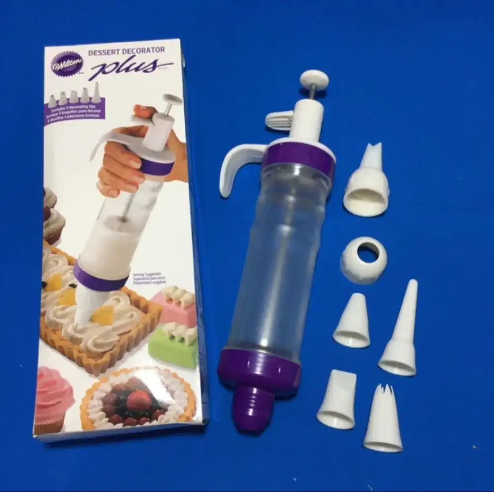 Penghias kue Wilton dessert