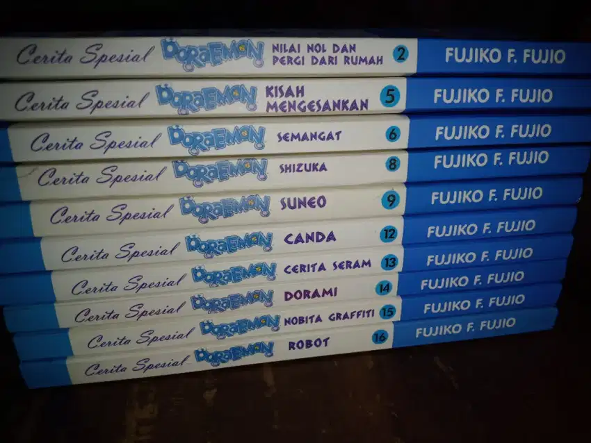 Jual komik Doraemon 10