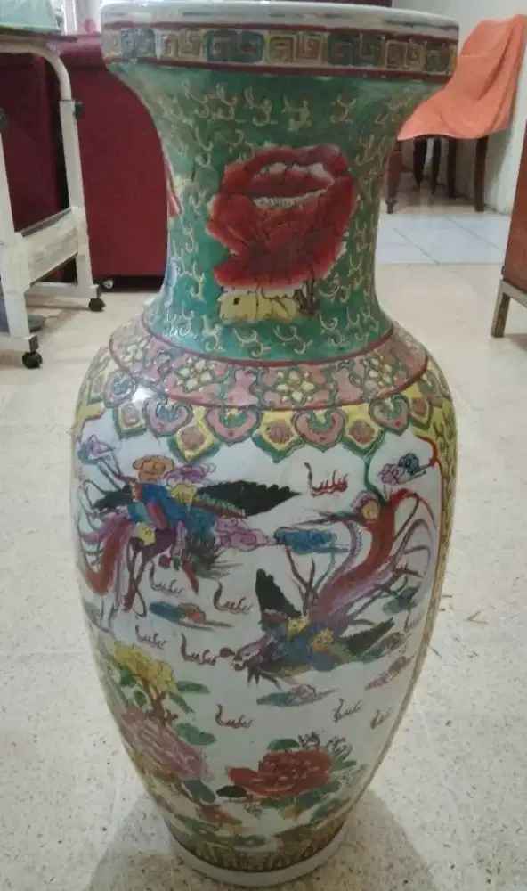 Pajangan Guci Keramik