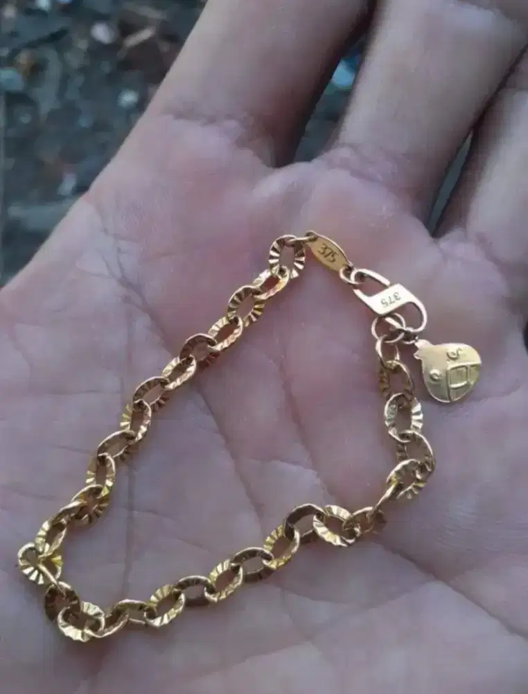 TERIMA EMAS DAN BERLIAN DARI TOKO LAIN