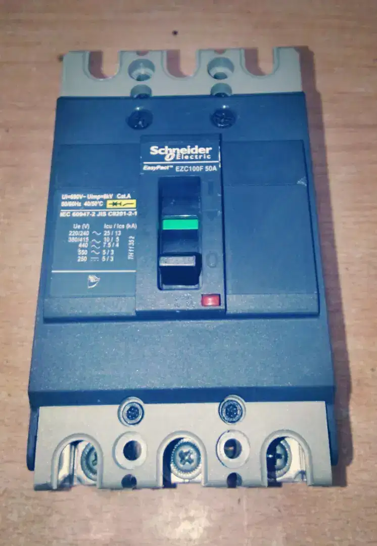 Mccb/Breaker Merlin gerin type Ezc 100A,80A,60A,50A 3pole