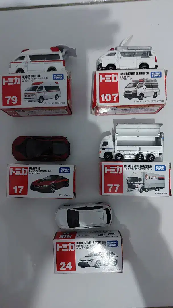 Minatur mobil tomica keadaan masih bagus khusus buat kolektor