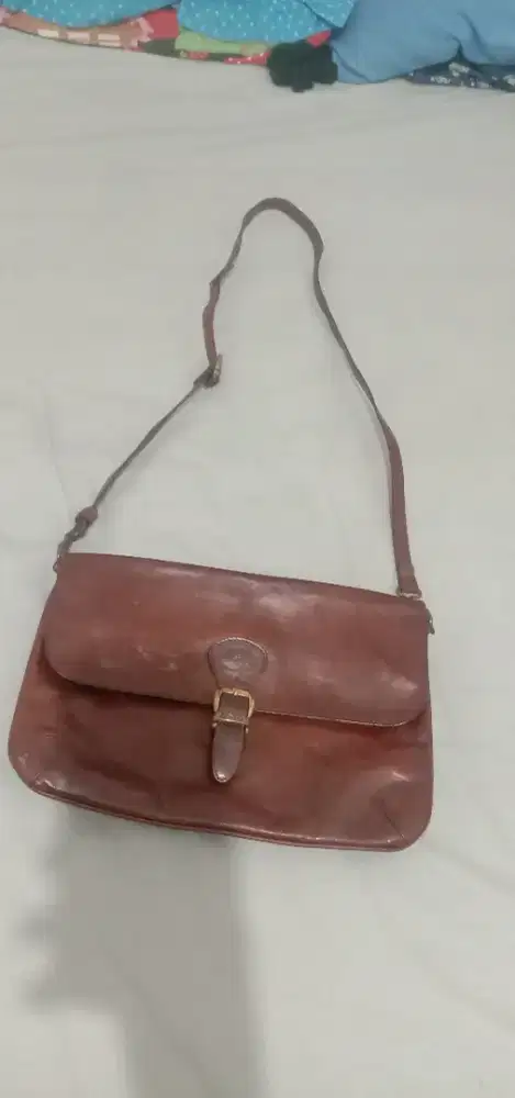 Dijual tas kulit wanita,kondisi msh layak