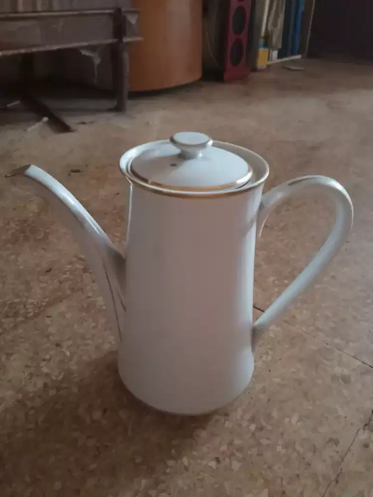 Teko/tea pot/poci porselin putih merek royal China Japan vintage