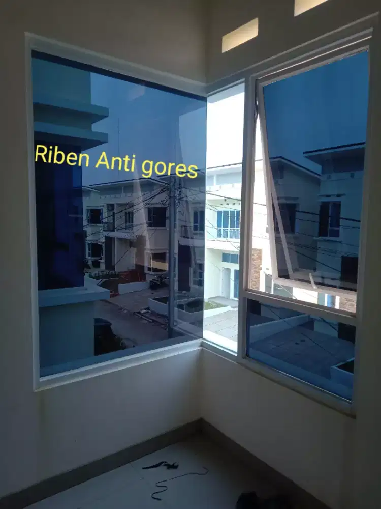 Riben kaca jendela