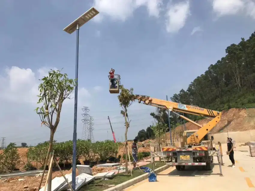 LAMPU JALAN TENAGA SURYA | LAMPU PENERANGAN JALAN TENAGA MATAHARI