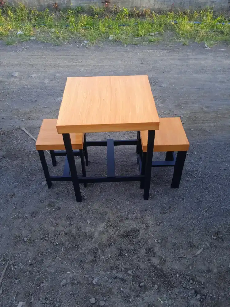 Meja set makan atau cafe atau warkop
