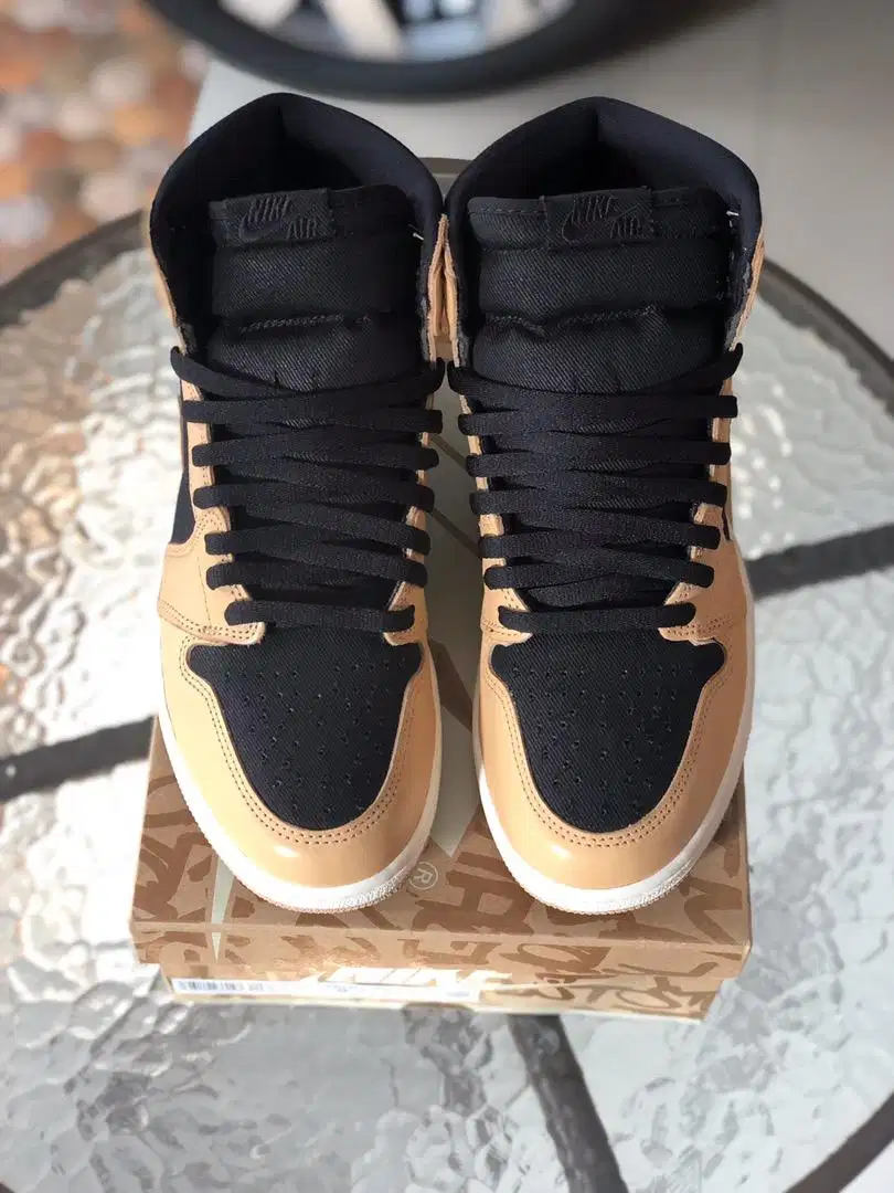 Air Jordan 1 Retro High OG Heirloom