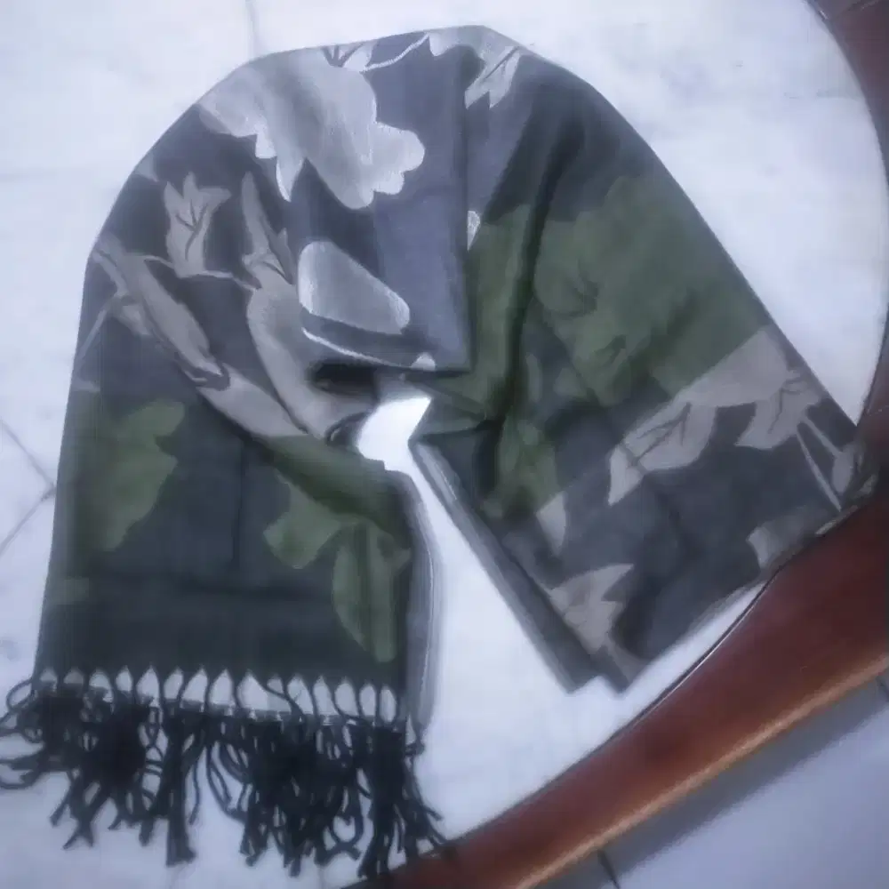 Syal bentuk persegi panjang