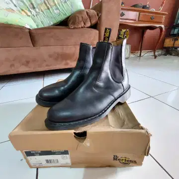 Sepatu boot dr marten 2024 original